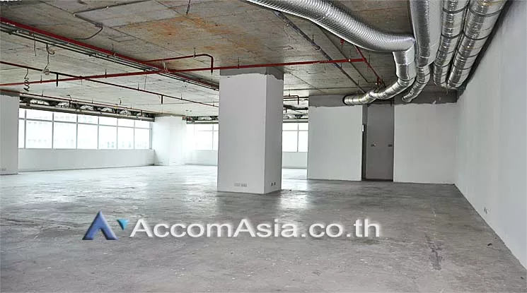 11  Office Space For Rent in Silom ,Bangkok BTS Surasak at Vorawat Building AA12861